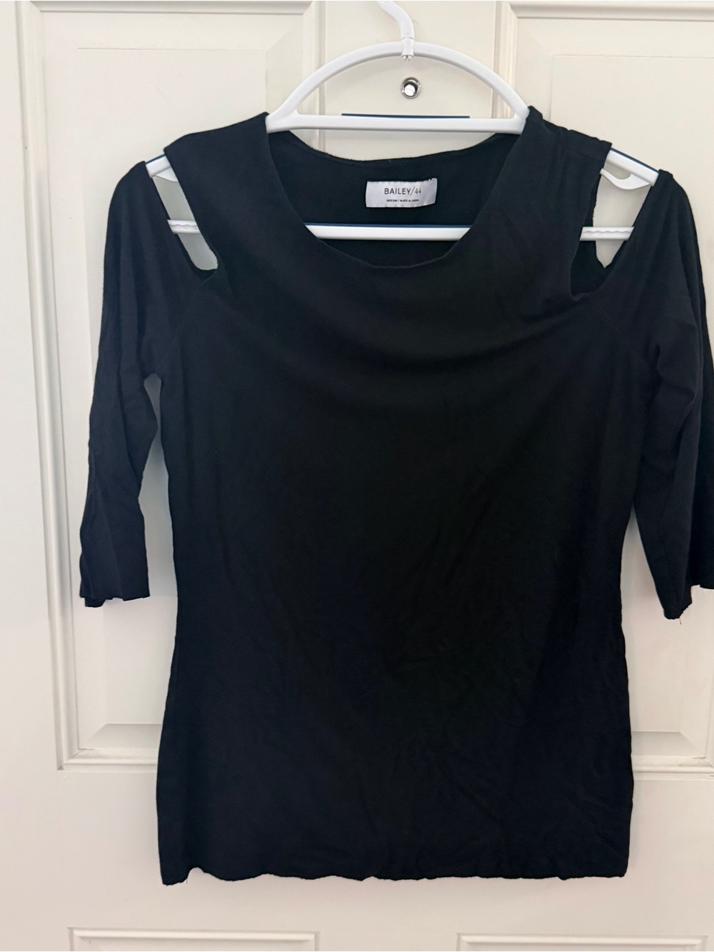 Bailey 44 Cheek To Cheek Top M | Black Cold Shoulder